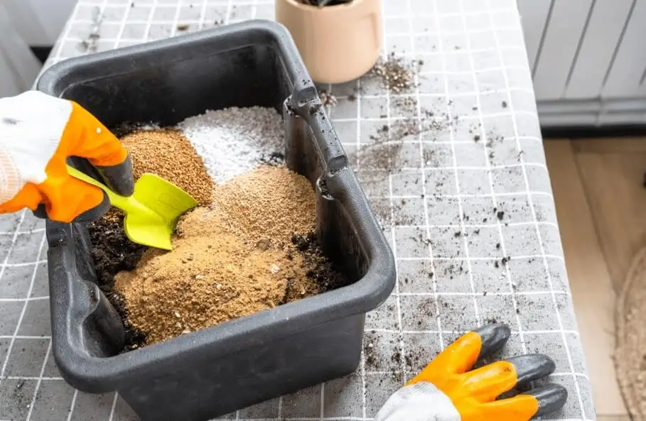 Mixing garden soil in containers problems
